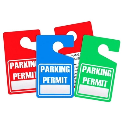 Individuell bedruckte Logo-Parkausweis-Anhänger aus farbigem PVC für Autos